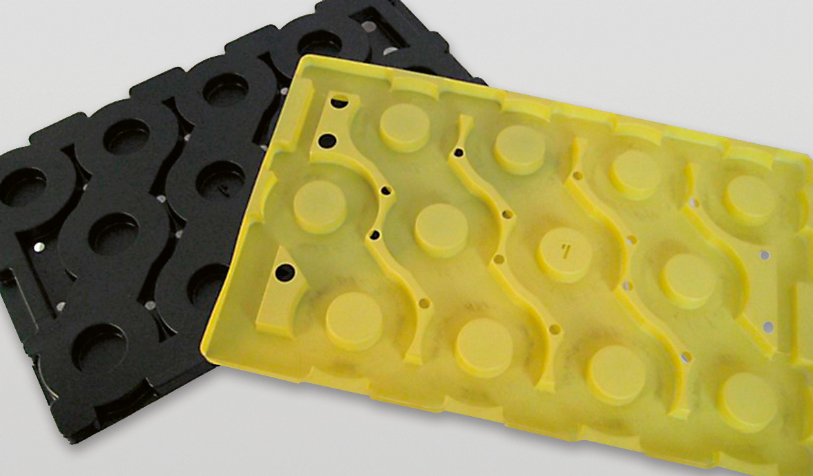 Trays in schwarz und gelb